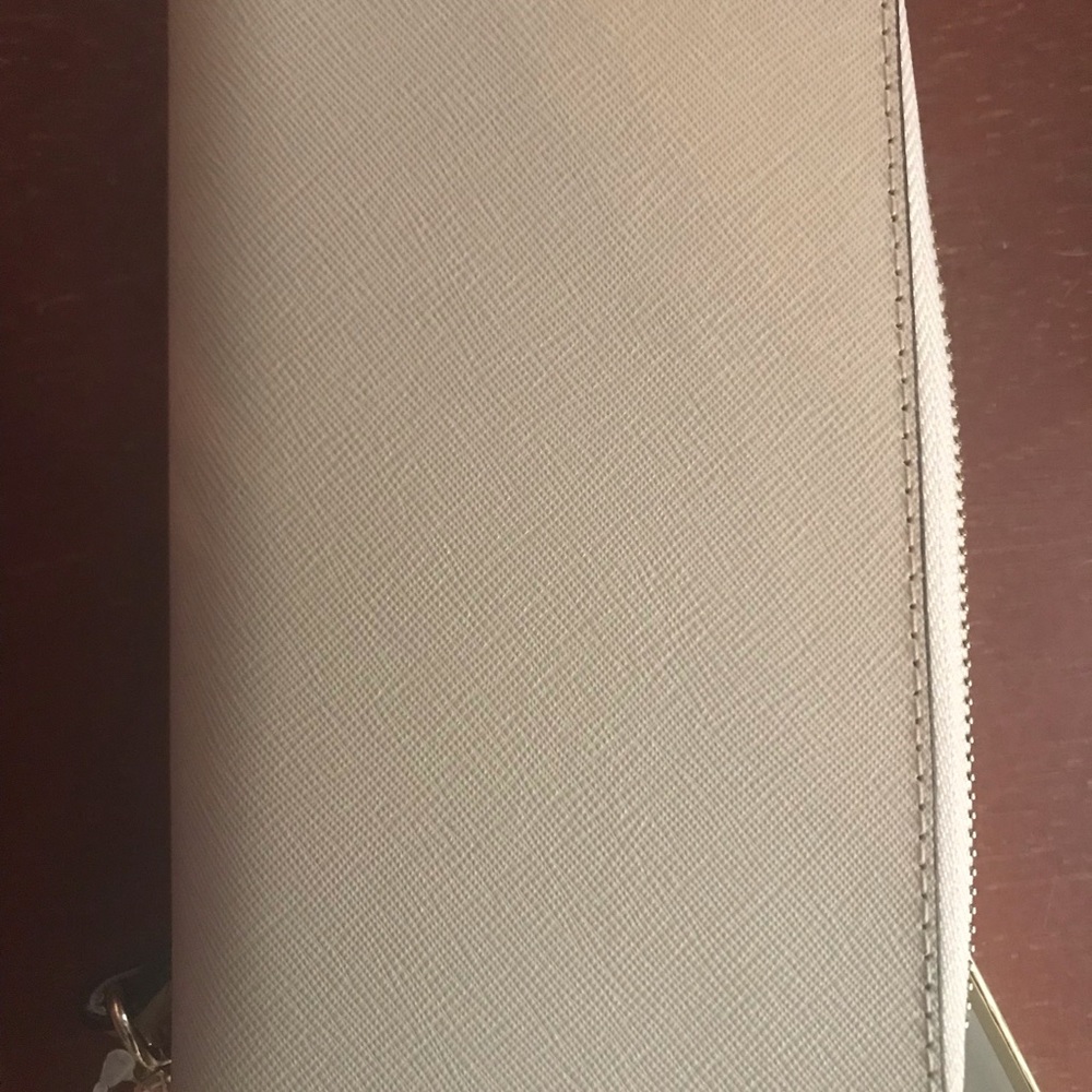 Michael Kors ❤️SOLD❤️ - Picture 8 of 8